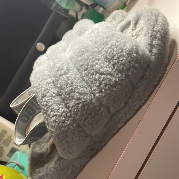 Baby blue, size 8, ugh slides - Picture 4 of 4